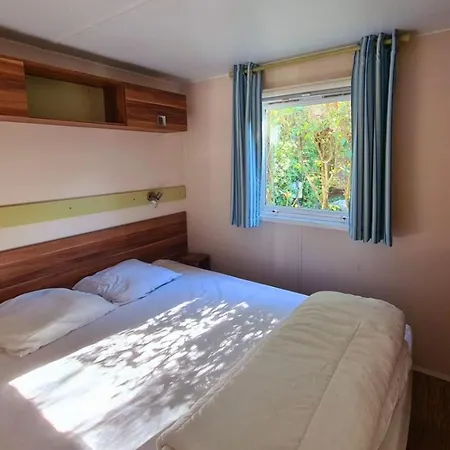 Confortable 2 Avec Terrasse, - Api-1-52-1748 אתר קמפינג Espira-de-Conflent